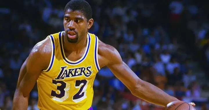 重排NBA历史5大球星，科比落选 魔术师垫底 詹姆斯屈居第2