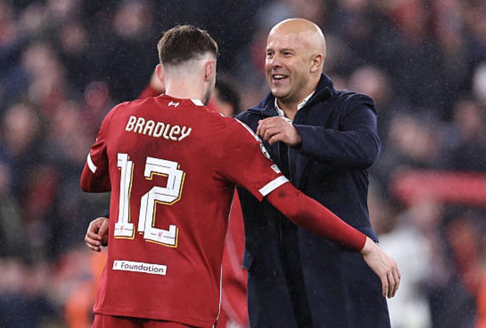 斯洛特：我告诉球员，绝对不能给姆巴佩和维尼修斯任何空间