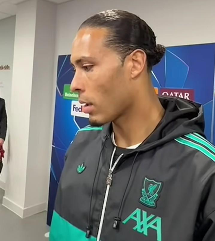 范戴克：布拉德利对位的是近年来最优秀的边锋之一，他表现惊艳