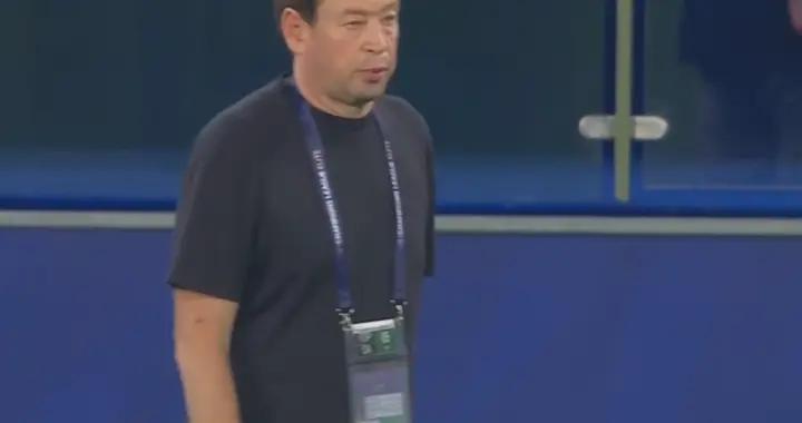 超离谱判罚！米内罗进球被吹，马纳法染黄，媒体人：亚冠意义何在