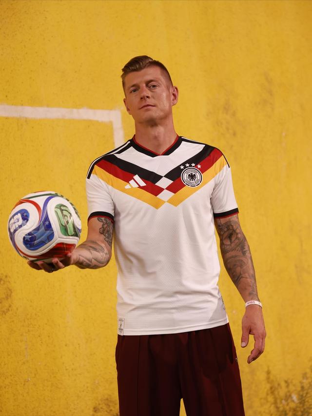 克罗斯晒2026年世界杯德国战袍：这件球衣确实很有吸引力