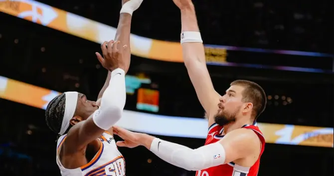 伦纳德哈登缺阵！ 布克24+6+7太阳6人上双送快船3连败