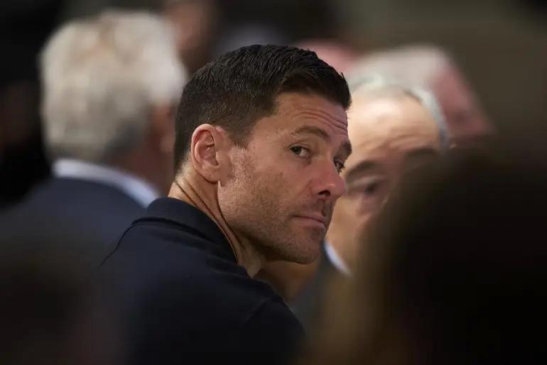 TA：阿隆索世俱杯期间曾进行钓鱼测试，发现更衣室有人泄密