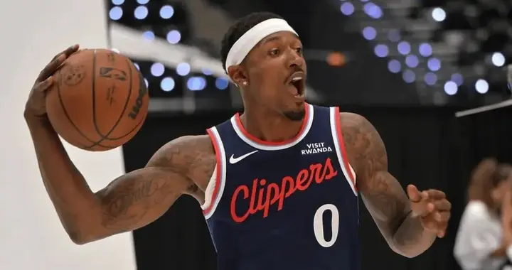 快船惨败太阳！祖巴茨暴走空砍，3配角稳健，5老将引发球队崩盘！