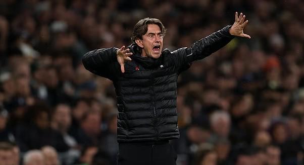 邮报：弗兰克仍未找到最佳进攻节奏，17场尝试了13种前场组合