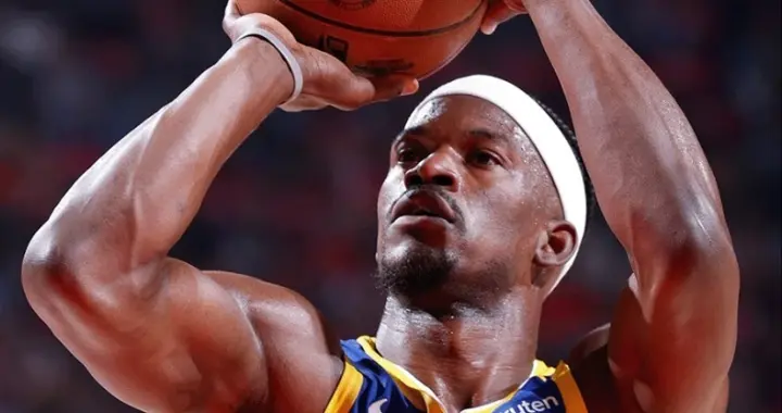 巴特勒已无单核能力！独自带队仅出手10次，他只能辅助库里发挥！