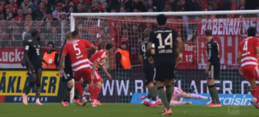 诺伊尔失误送礼，拜仁0-1柏林联合