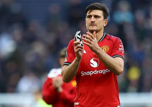 马奎尔：我出生时我妈给我起名叫雅各布，而哈里是我的中间名