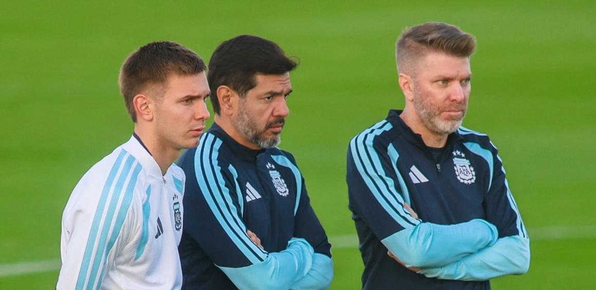 记者：因伤落选的马斯坦托诺仍加入阿根廷队的训练营