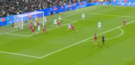 韦伯谈范戴克进球被吹：罗伯逊未触球 但明显低头避让