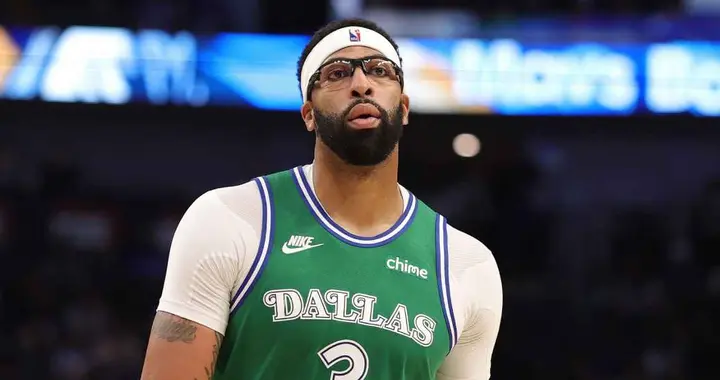 出勤问题严重，多位高管相信独行侠会交易浓眉