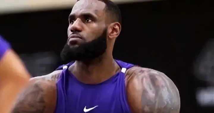 NBA这5张照片并非P图 每张都真实存在，姚明在泳池似灭霸