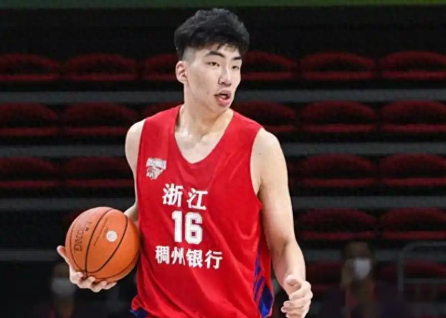 西乙球队命令余嘉豪紧急回西班牙 知情人士曝差点被解约！