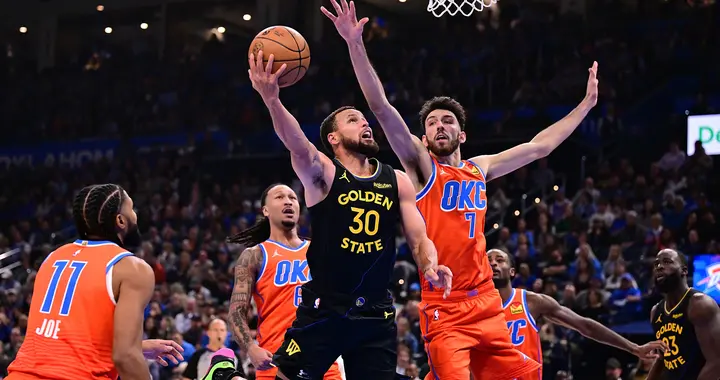 24分惨败啊！看到雷霆让库里全场0助攻，才懂湖人有东詹里会多强