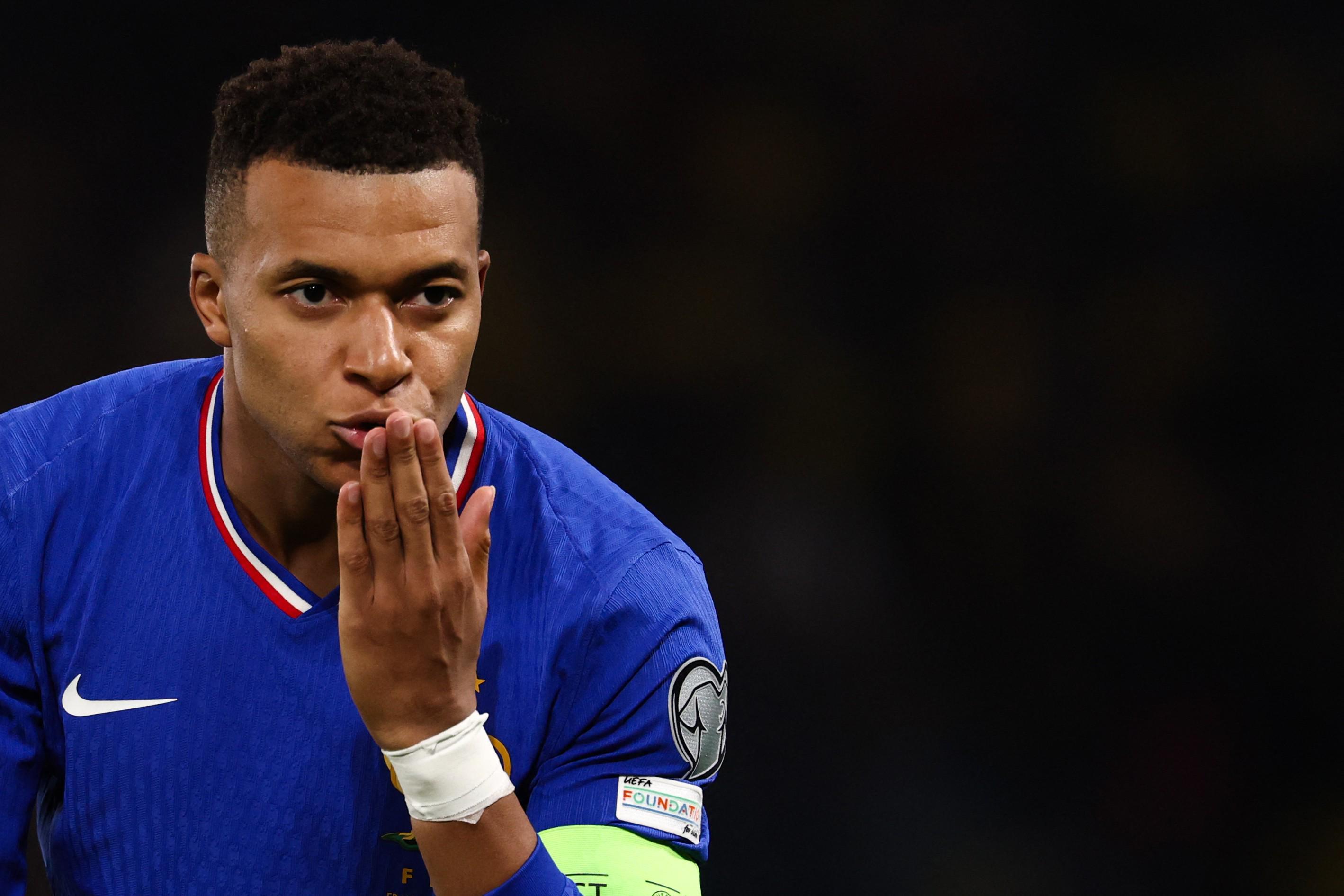 100球和300球也在国家队，姆巴佩职业生涯已打进400球