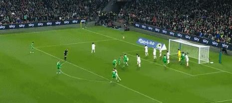 半场：葡萄牙0-2爱尔兰，帕罗特双响，葡萄牙轰14脚无果