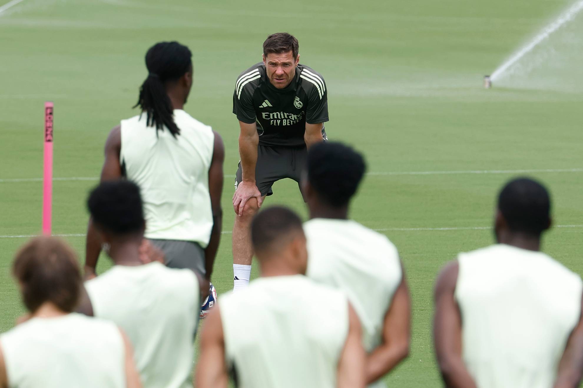 马卡：阿隆索面临执教皇马首次小危机，需平息更衣室不安情绪