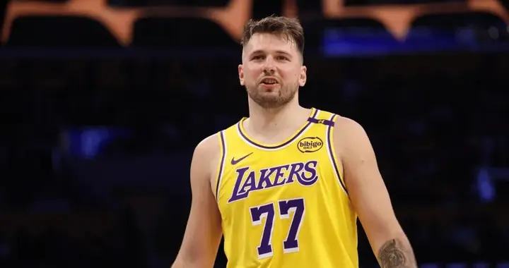 湖人118-104鹈鹕迎2喜2忧！东契奇改变，艾顿统治级，替补没法看