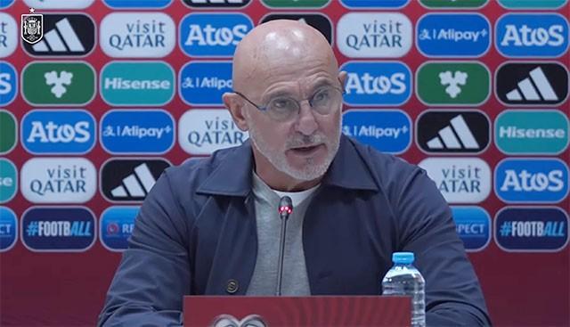 德拉富恩特：我们和皇马队医保持联系，赫伊森暂时不离队