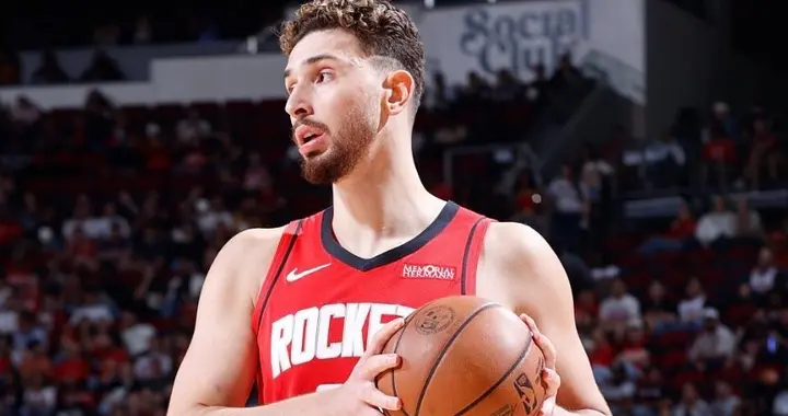 杜兰特：从没和申京这样的大个子搭档，他在低位对手会紧张