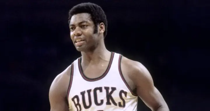 又轰下36+18+13！抱歉罗伯特森：你要从历史第一变历史第二了