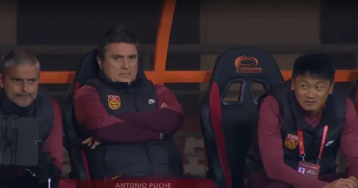 U22国足争冠战半场0射门！媒体人：标准意甲节奏，想念拜合拉木