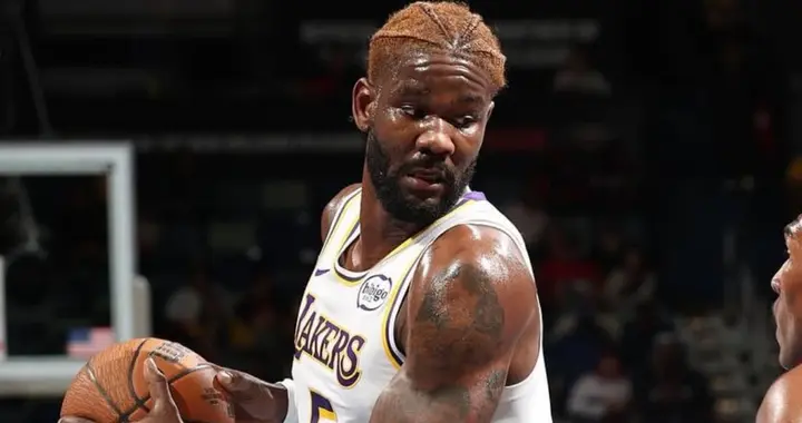 效率生涯新高！艾顿过去三场场均20分13板命中率78.4%