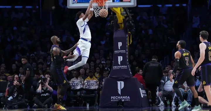 历史第一人！詹皇复出战11分12助攻创纪录 东契奇37+10 湖人擒爵士