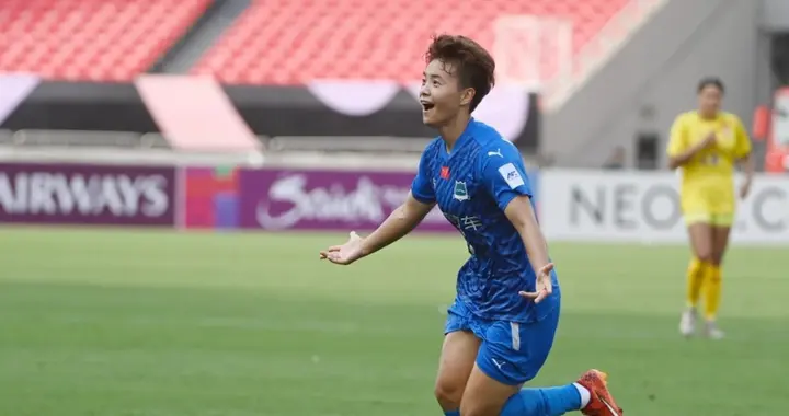 武汉女足亚冠首胜！2战不败4分领跑，王霜双响炮，跨季5战不败