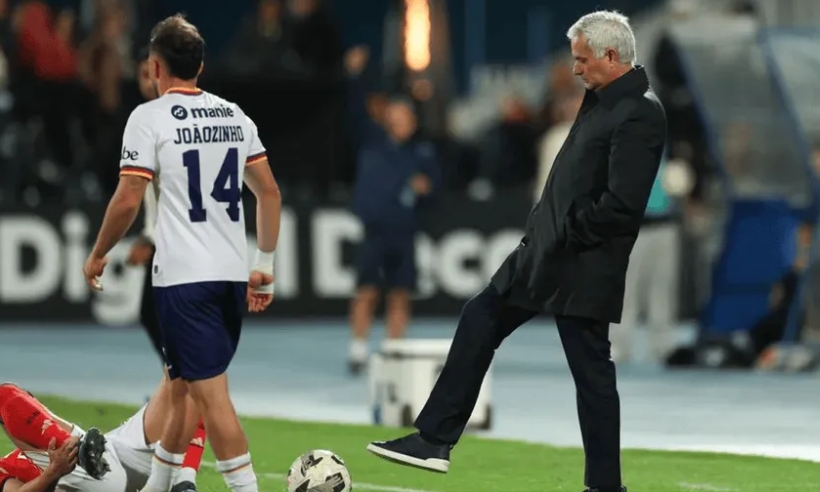 本菲卡赢球赛后穆里尼奥暴怒：上半场很差！首发有9个人不想踢