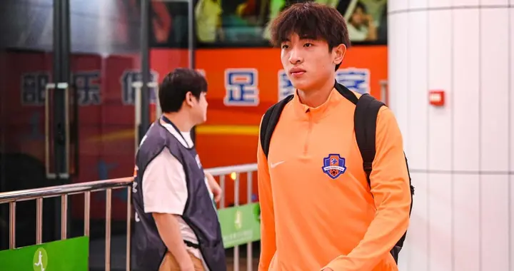 中国足球有救了？17岁魏祥鑫留洋法甲，一个真正敢出去的前锋