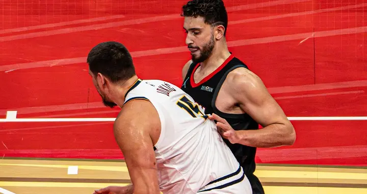 掘金送湖人大礼！勇士逐渐走向崩溃，东詹组合迎来最佳夺冠机会？