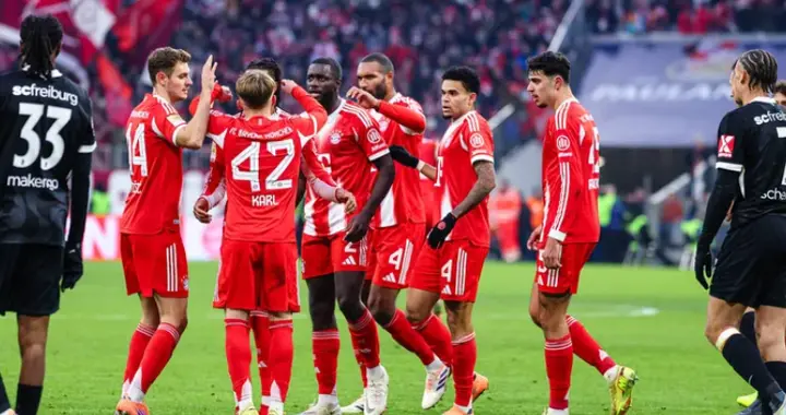 拜仁神奇大逆转！跨季20战不败，434天领跑德甲，连刷8纪录