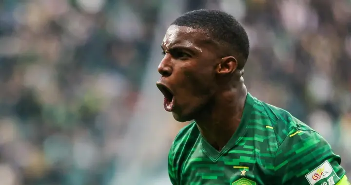 金靴决战成年度神剧！法比奥大四喜强行封王，山东鲁能球迷气疯了