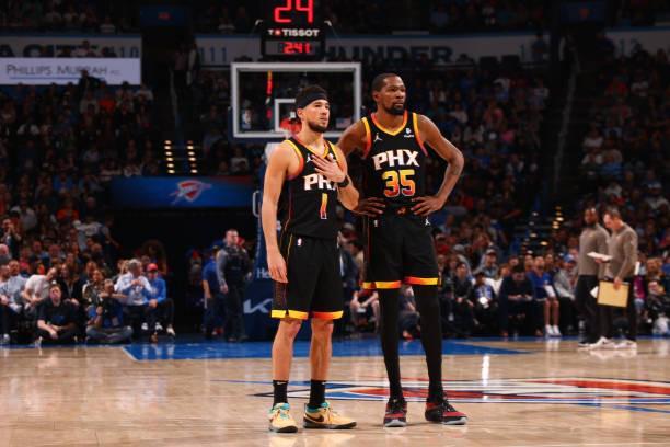 布克：我想和杜兰特交手但家事更重要，愿他家人一切安好