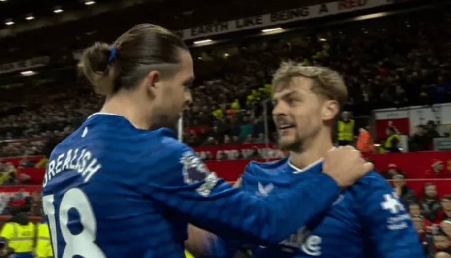 霍尔：盖耶中场休息就向所有人道歉了 显然这种情况是可以避免的