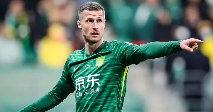 北京国安外援面临大洗牌，两人铁定离队，一人待定，一人必须留下