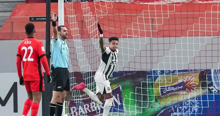 中超冠军？亚洲笑柄！海港的膝盖还能弯几次？