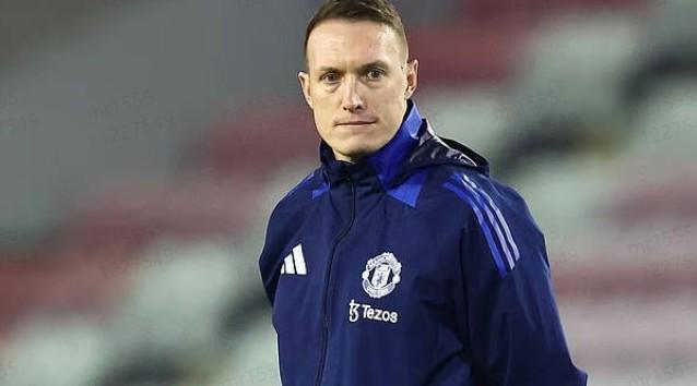 菲尔-琼斯：阿森纳可以充分利用拜仁在定位球防守上的弱点