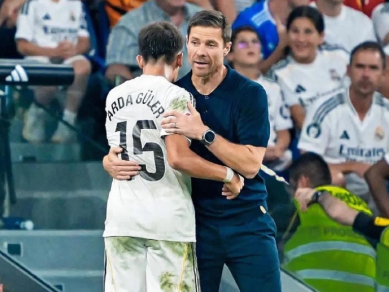 罗马诺：阿隆索没有收到任何关于即将被皇马解雇的通知