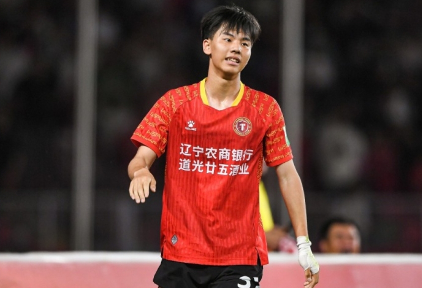 媒体人：铁人18岁高中锋张家鸣获得伯恩利U21队试训邀请