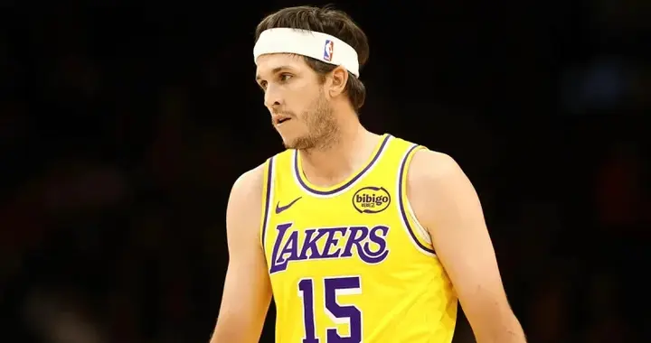 湖人135-118快船2喜2忧！里弗斯效率+詹姆斯无球亮眼，替补成麻烦