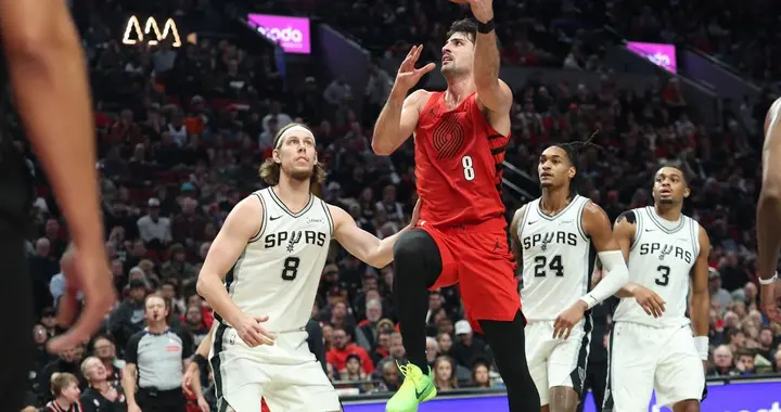 NBA杯-杨瀚森末节出战 阿夫迪亚空砍37分 开拓者不敌马刺