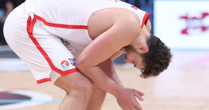 胜勇士，却有两将引发担忧！阿门进攻拉胯，申京全方位下滑成毒瘤