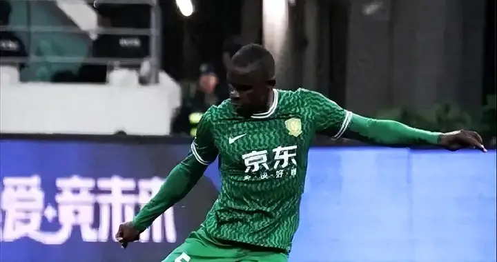 国安运气爆棚！恩加德乌超巨失误，复刻卡里乌斯，张健智吓出冷汗