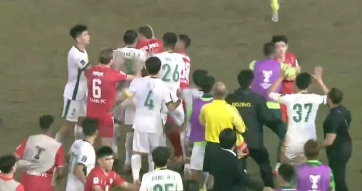 亚冠激烈冲突！20人互相推搡，曹永竞染红，两回合两次恶斗