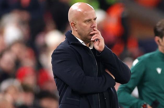 邮报：利物浦曾有糟糕赛季但原因明确，斯洛特如今找不到原因