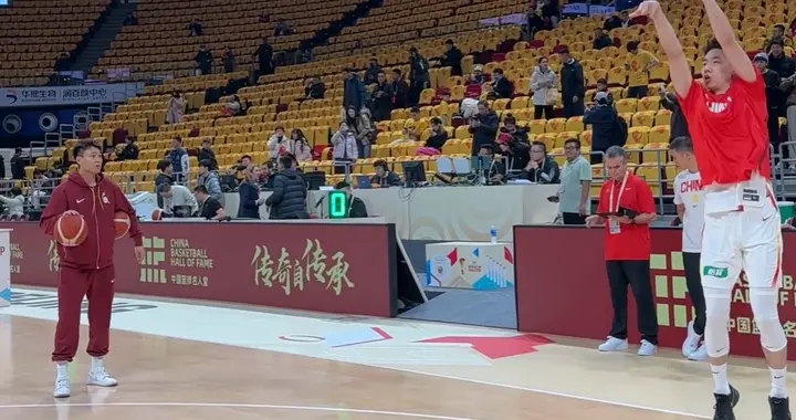 对韩国赛前！赵睿陪练，张镇麟提前三小时热身，众名人堂人员观战