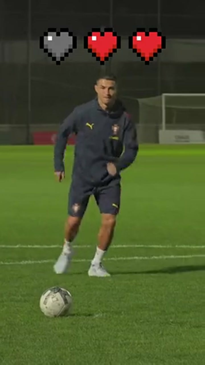 能否进球？C罗社媒发布与机器门将对决的预告片