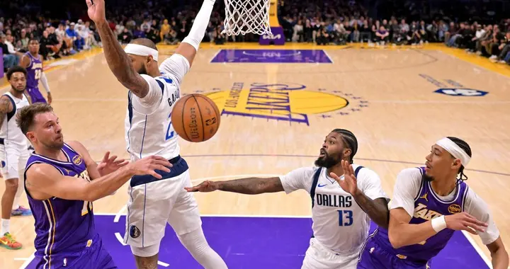 NBA杯-东契奇35+11弑旧主里夫斯38分 湖人轻取独行侠夺6连胜